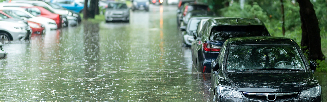 Een overstroming in een gemeente ten gevolge van de klimaatopwarming.
