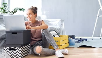 De nombreux employés font régulièrement du télétravail. En cas d'accident à domicile, est-ce considéré comme un accident du travail ? Découvrez cela ici.