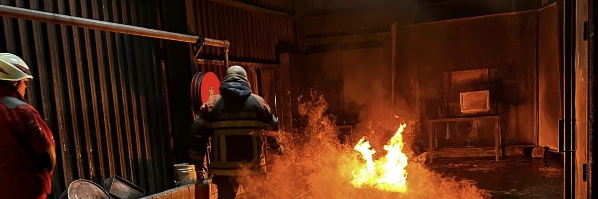 Lors du AXA Thursday, les participants s'entraînent à ce qu'ils doivent faire en cas d'incendie. En plus de la prévention, cela leur permet de protéger leur patrimoine.