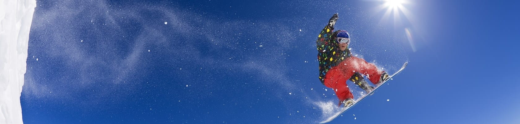 Enfant en classe de neige qui pourrait bien faire une chute