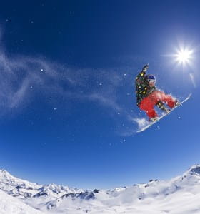 Leerling in actie op de piste tijdens de sneeuwklassen.