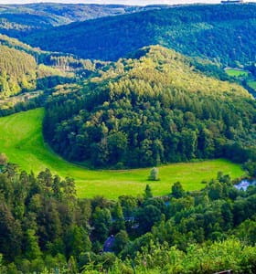 Dit adembenemend landschap is ideaal voor een weekendje weg in België.