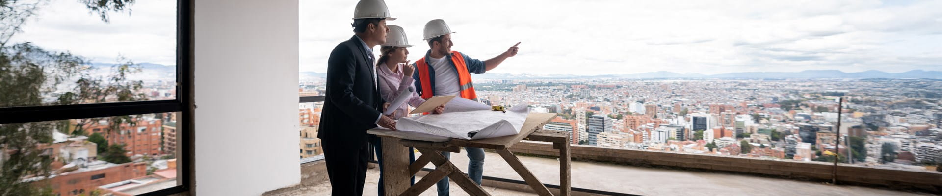 Hoofdaannemer en onderaannemer bespreken hun plannen om schade te voorkomen, omdat hun aansprakelijkheid door de wijzigingen in Boek 6 is veranderd.