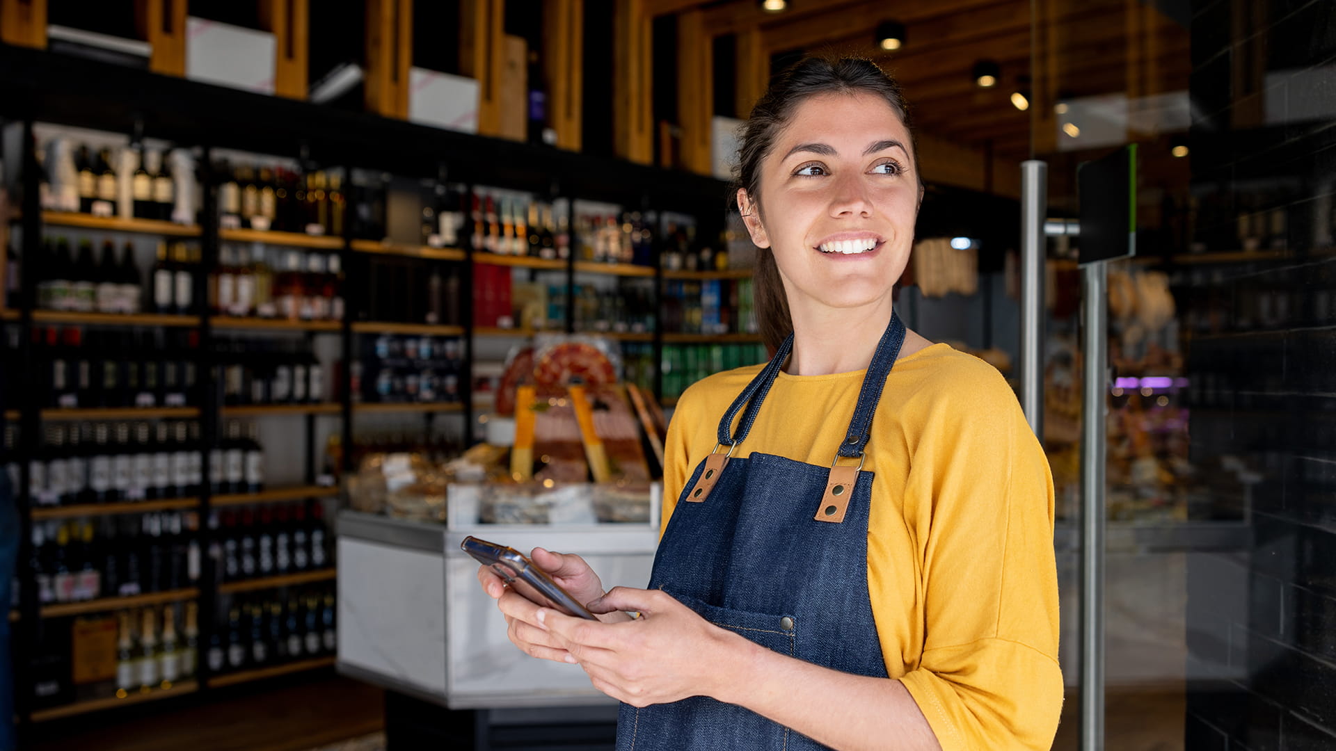 Zaakvoerster is blij dat de stroomonderbreking in haar handelszaak is opgelost.