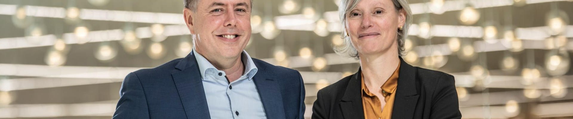 Audrey Amiot et Johan Olbrechts discutent de la prévention concernant la transition climatique.