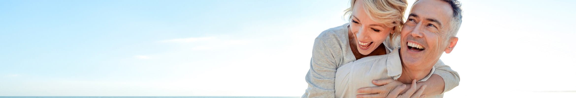 Couple qui profite de la vie grâce à l’assurance vie d’AXA